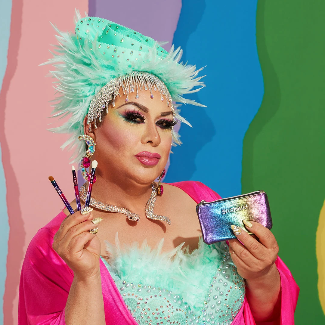 COLOR ME PROUD MINI BRUSH SET - Image 4