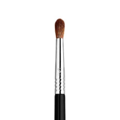 E42 PRECISION FIRM BLENDER™ BRUSH