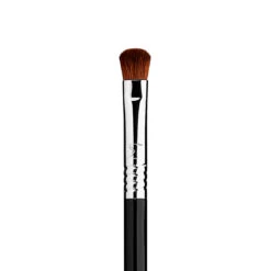 E54 MEDIUM SWEEPERâ„¢ BRUSH